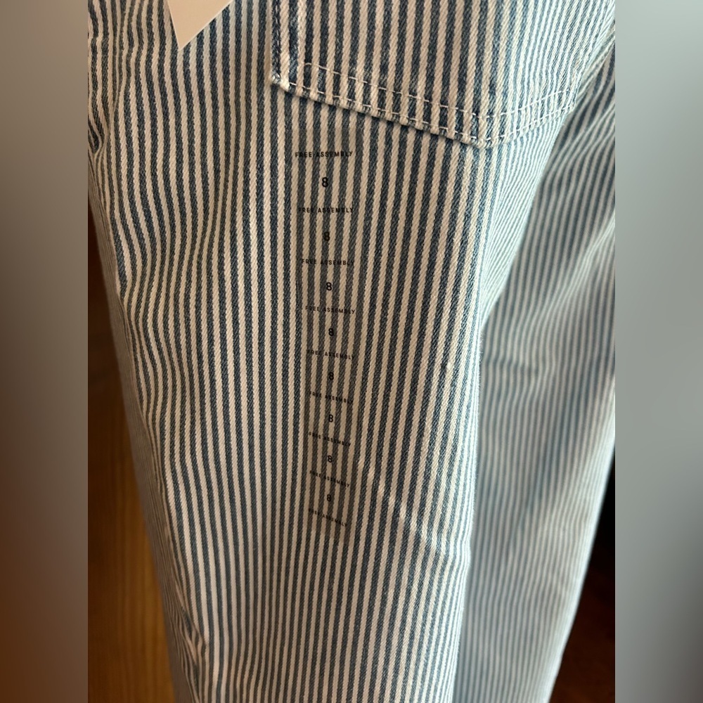 wide leg jeans, sz 8 denim, white with blue pin stripes, adorable, long, NEW - Picture 6 of 10